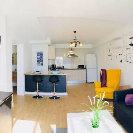 Apartment Mariposa Mit Pool, Smart-Tv, Wifi ,Klima * Playa Honda (Lanzarote)